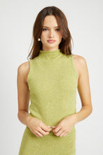 SLEEVELESS TURTLE NECK KNIT TOP