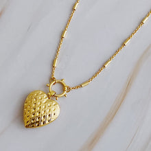 Slash Patterned Heart Open Locket Necklace