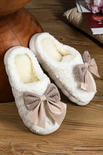 Camel Contrast Bowknot Applique Plush Winter Slippers (Colors May Differ by Batch)