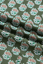 Green Contrast Striped Frilled Collar 3/4 Sleeve Plus Size Floral Dress