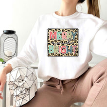 LEOPARD BRIGHT CHRISTMAS GRAPHIC SWEATSHIRT