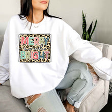 LEOPARD BRIGHT CHRISTMAS GRAPHIC SWEATSHIRT