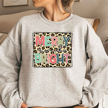 LEOPARD BRIGHT CHRISTMAS GRAPHIC SWEATSHIRT