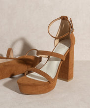 OASIS SOCIETY Raelynn   Suede Platform Heels