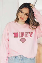 WIFEY GRAPHIC SWEATSHIRT PLUS SIZE