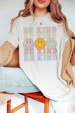 BE KIND GRAPHIC TEE