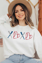 XOXO GRAPHIC SWEATSHIRT