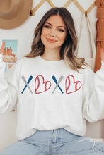 XOXO GRAPHIC SWEATSHIRT