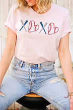 XOXO GRAPHIC TEE