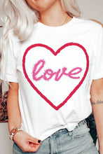 LOVE HEART GRAPHIC TEE