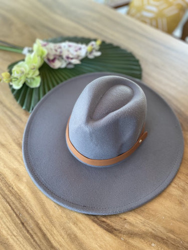 Wide brim panama hat in vegan felt