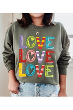 Love  SWEATSHIRT